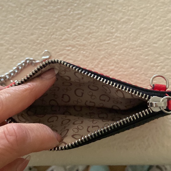 Guess leather zipper case - Picture 4 of 4